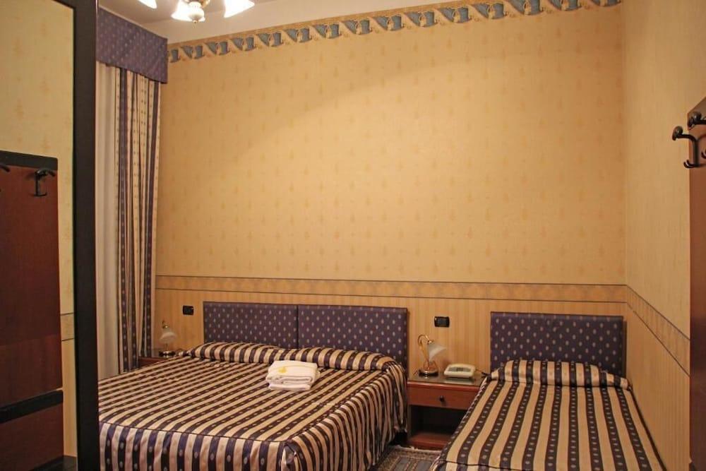 Albergo Ristorante Leon D'Oro Новента ди Пиаве Екстериор снимка