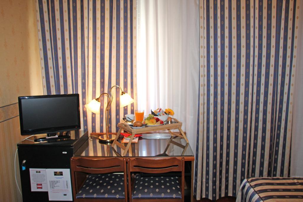 Albergo Ristorante Leon D'Oro Новента ди Пиаве Екстериор снимка