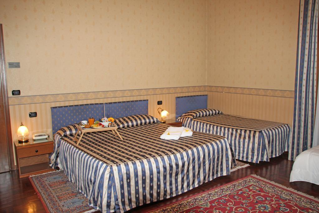 Albergo Ristorante Leon D'Oro Новента ди Пиаве Екстериор снимка
