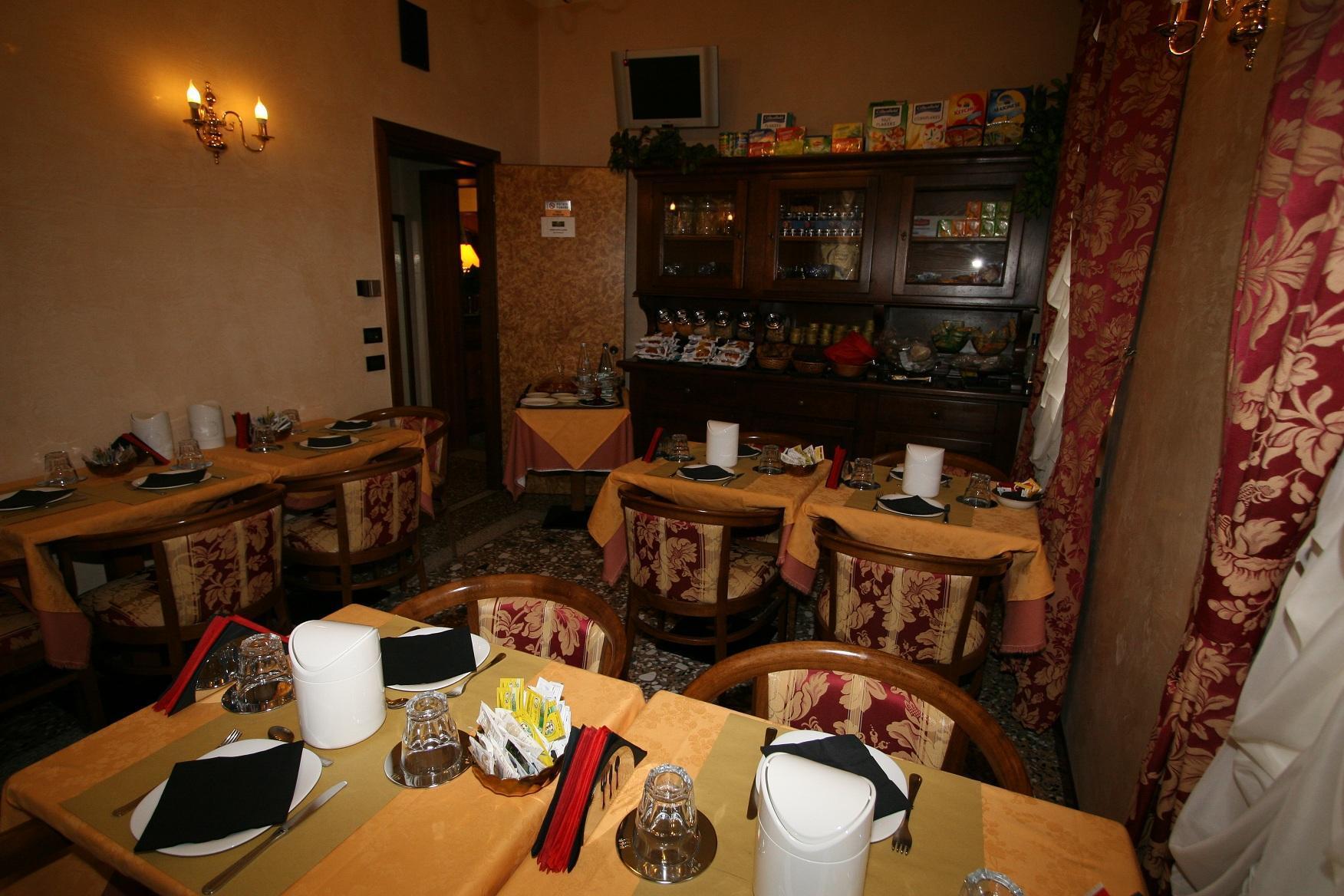 Albergo Ristorante Leon D'Oro Новента ди Пиаве Екстериор снимка