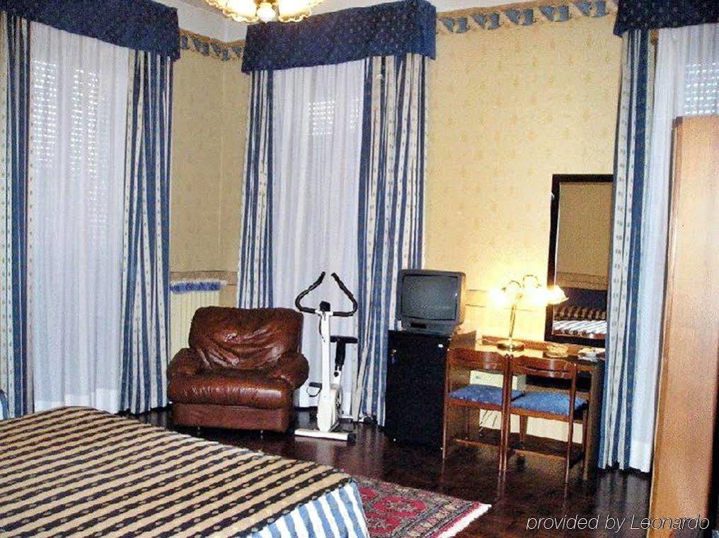 Albergo Ristorante Leon D'Oro Новента ди Пиаве Екстериор снимка