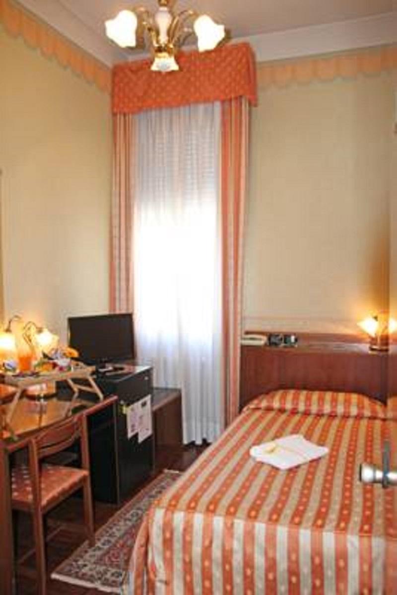 Albergo Ristorante Leon D'Oro Новента ди Пиаве Екстериор снимка