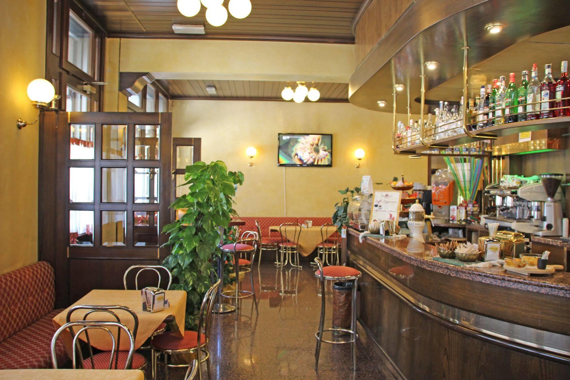 Albergo Ristorante Leon D'Oro Новента ди Пиаве Екстериор снимка