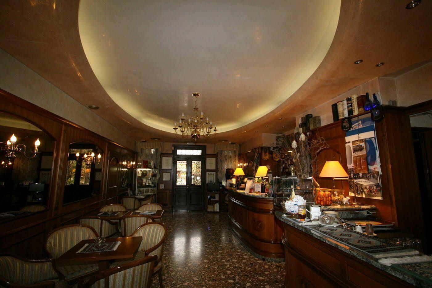 Albergo Ristorante Leon D'Oro Новента ди Пиаве Екстериор снимка